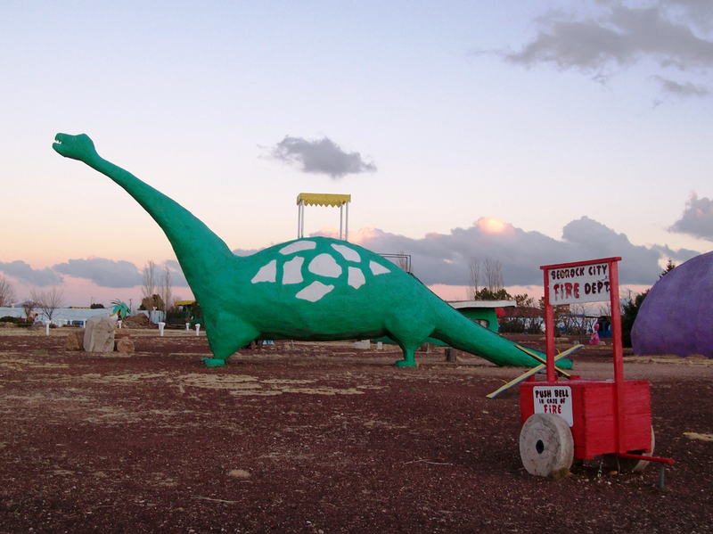 Illustration for article titled These Are The Weirdest Dinosaur Statues Ever